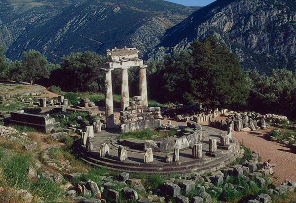 delphi_tholos