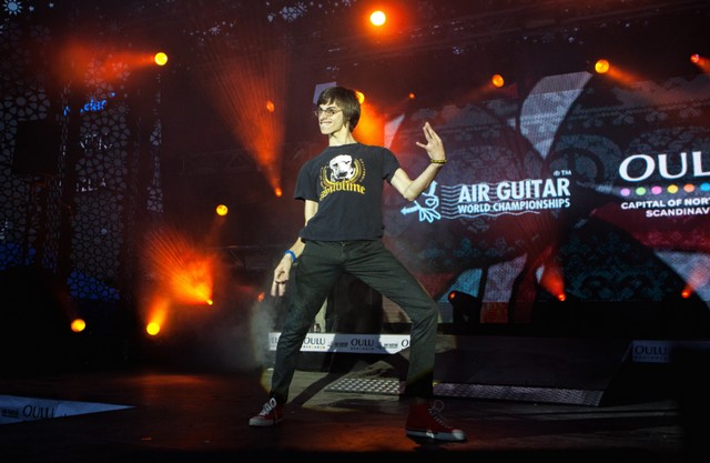 Air guitar