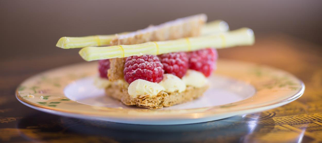 Afternoon tea Jumeirah Hotel Dubai 2